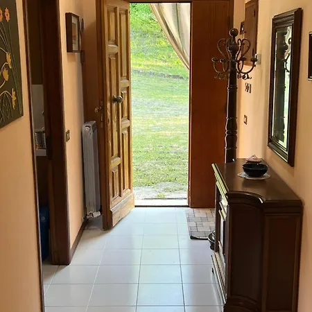 Casa Singola Immersa Nel Verde