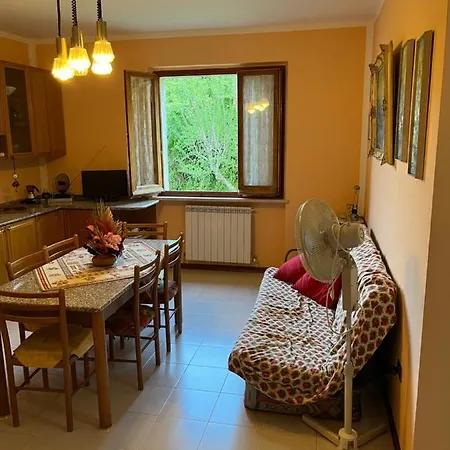 Semesterbostad Casa Singola Immersa Nel Verde